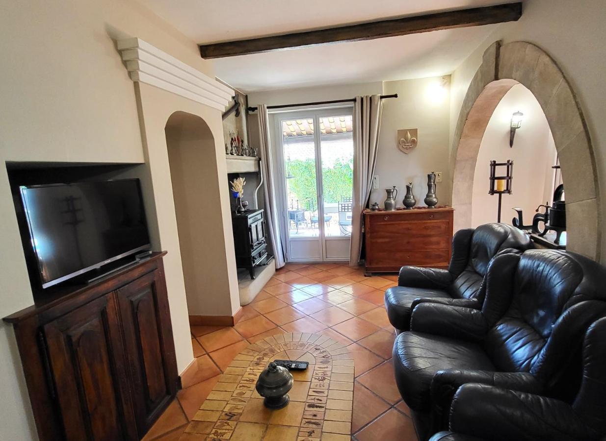 "La Massette Du Cheval Blanc" Villa De Caractere En Pierre ลีล-ซูร์-ลา-ซอร์ก ภายนอก รูปภาพ